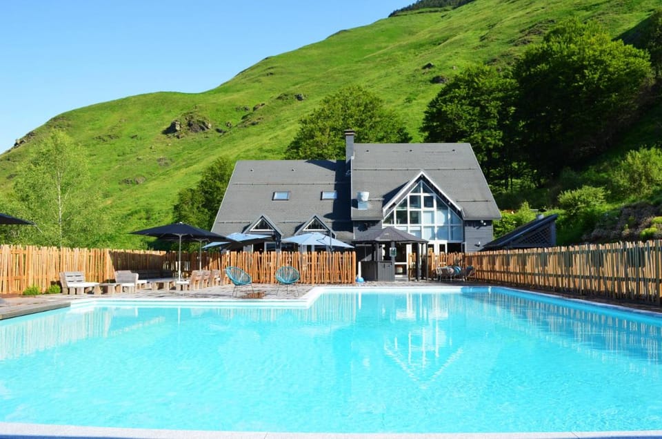 ISKÖ CHALETS-HÖTEL, Col d'Aubisque Apartment hotel in Nouvelle-Aquitaine