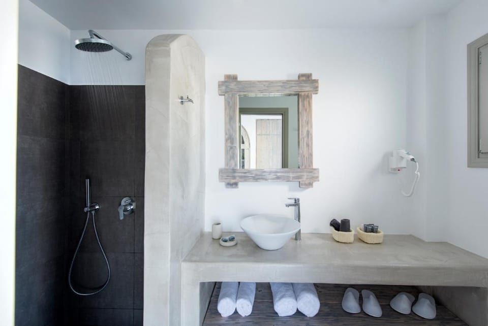 Caldera's Dolphin Suites Apartment hotel in Megalochori