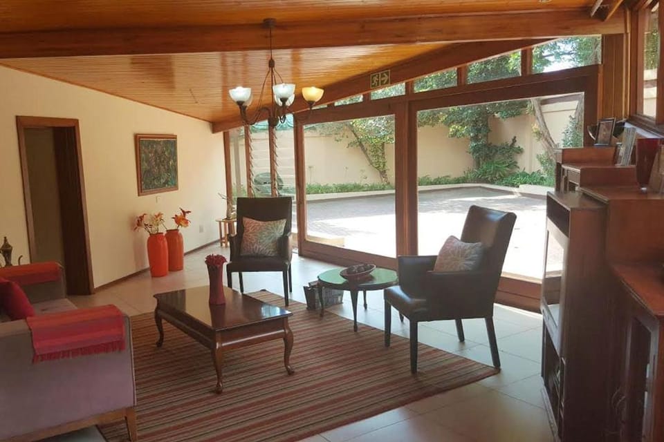 Somona Guest House Bed and Breakfast in Sandton