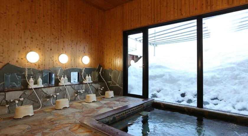 Alpine Wind Bed and Breakfast in Hakuba