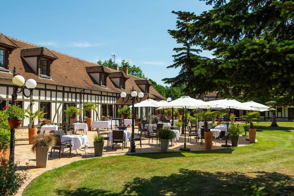 L'OrÃ©e des ChÃªnes, The Originals Relais Hotel in Centre-Val de Loire