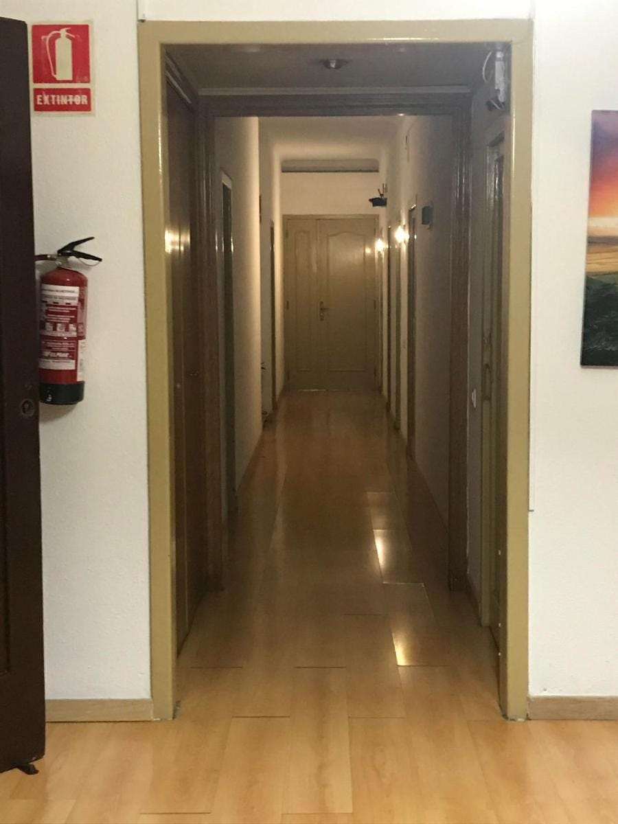 Hostal Muntaner Bed and Breakfast in Barcelona