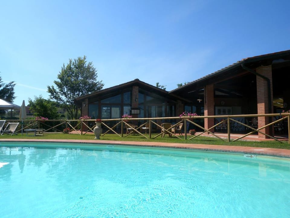Fattoria di Colleoli Country House in Tuscany