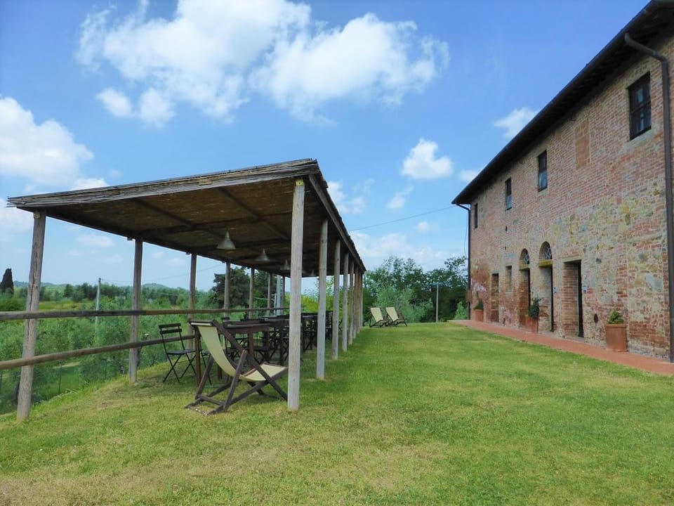 Fattoria di Colleoli Country House in Tuscany