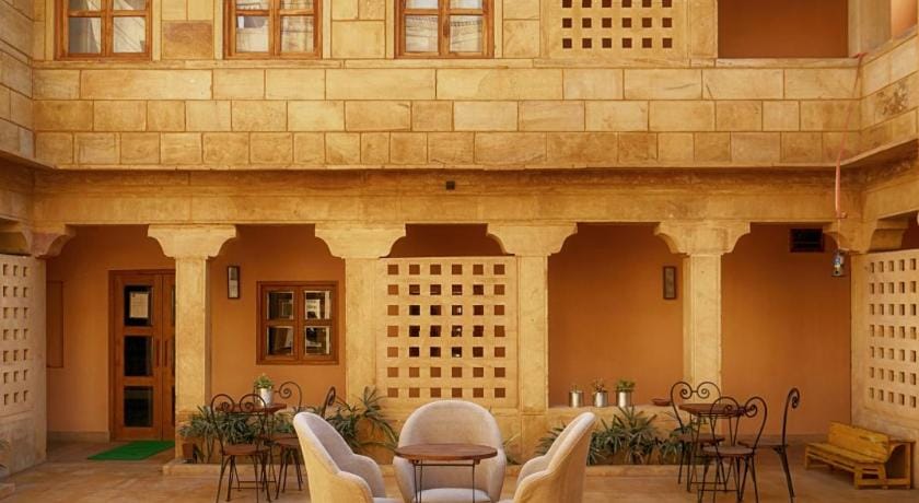 1st Gate Home-Fusion Hotel in Sindh