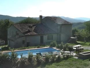 Sprawling Villa Escape w Pool Vacation rental in Marche