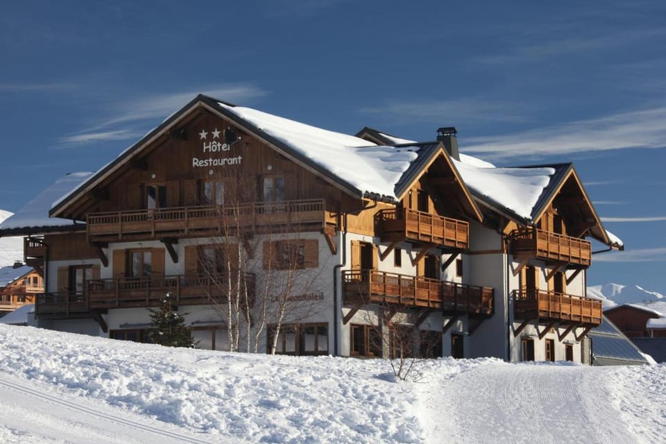 Chalet-Hôtel Le Beausoleil, The Originals Relais (Hotel-Chalet de Tradition) Hotel in Villarembert