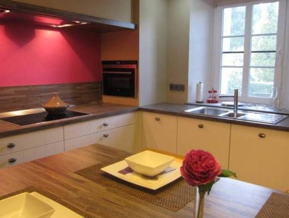 Traditional Cottage with private terrace Vacation rental in Wallonia, Belgium
