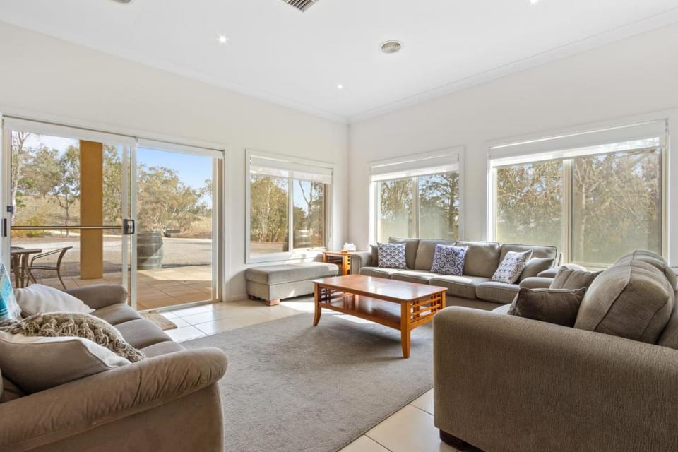 Lambert Estate Retreat Vacation rental in Angaston