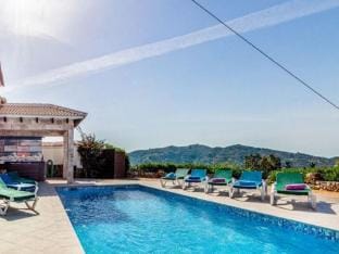 Family Villa with Terrace Villa in Axarquía