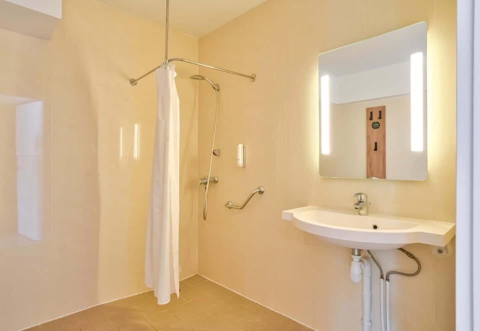 B&B HOTEL Paris Malakoff Parc des Expositions Hotel in Vanves