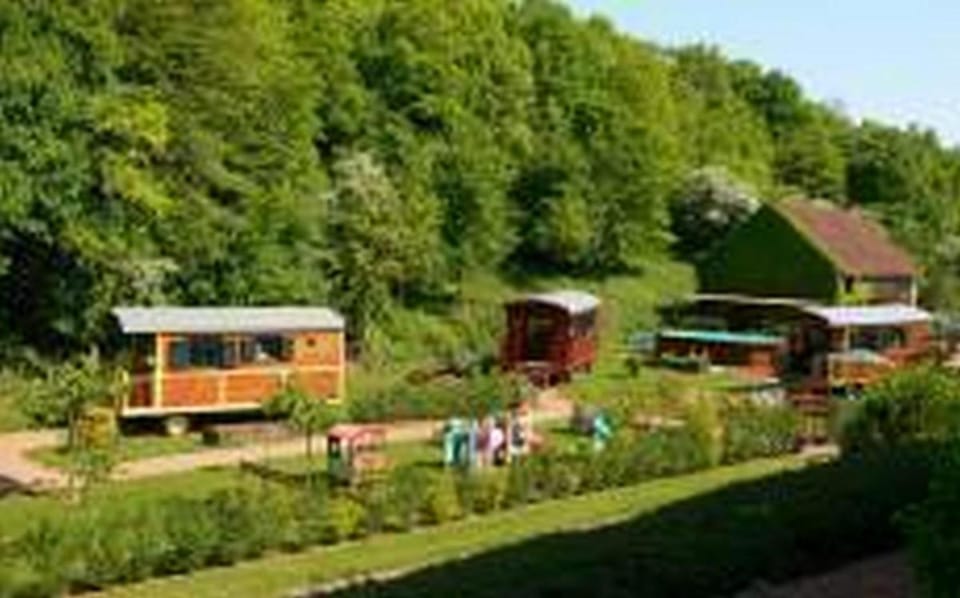Les Roulottes de Maufront Bed and Breakfast in Bourgogne-Franche-Comté