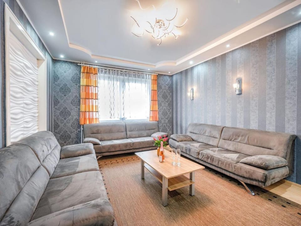 Spacious Villa near Center Villa in Medebach
