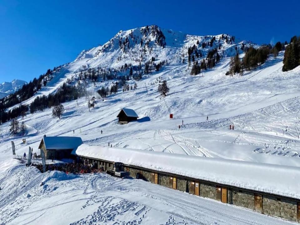 Bright Chalet with Terrace Chalet in Crans-Montana