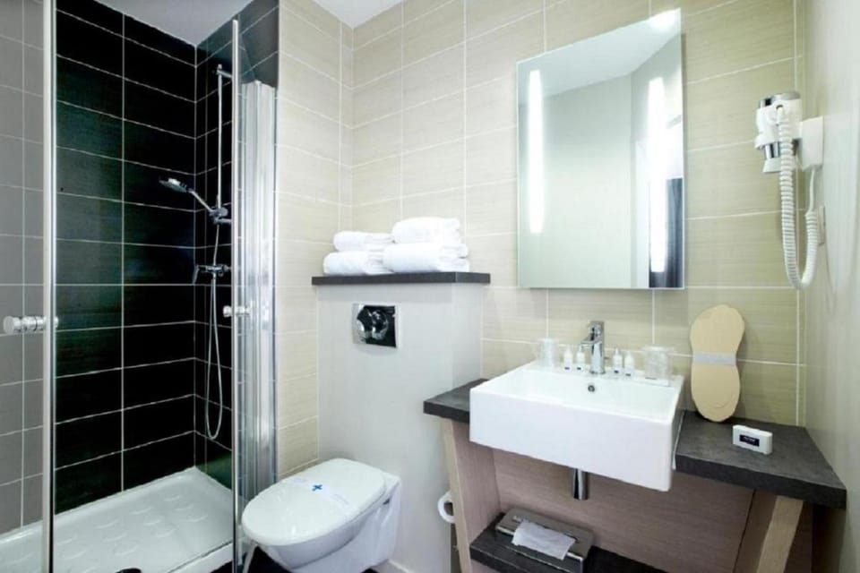 Kyriad Prestige Vannes Centre - Palais des Arts Hotel in Vannes