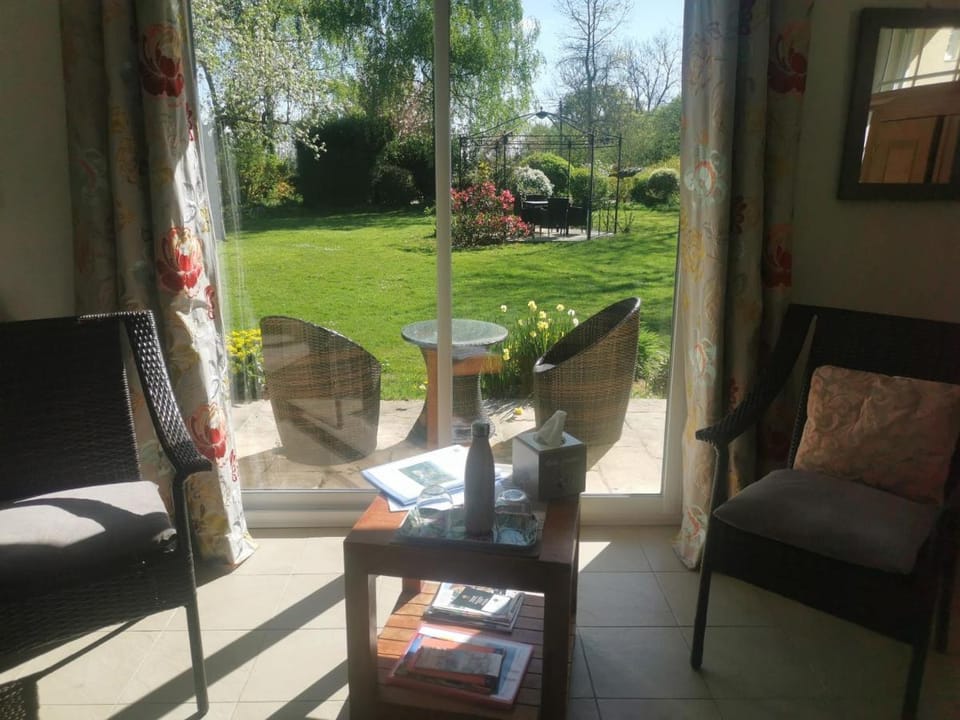 Domaine les Marronniers Bed and Breakfast in Normandy