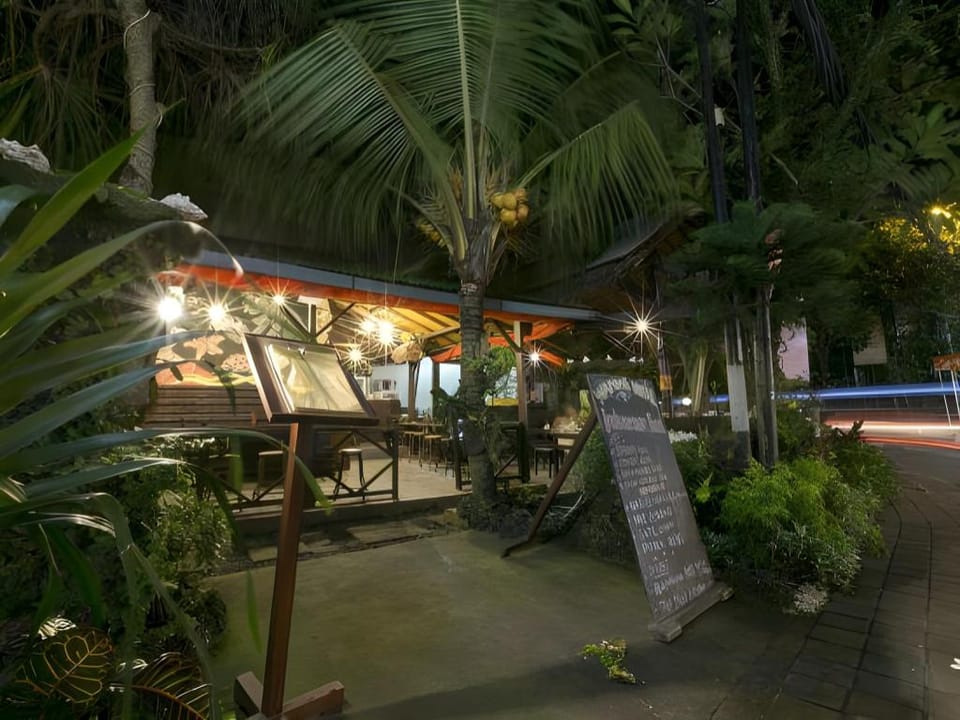 Super OYO 2417 Panen House Hotel in Kuta