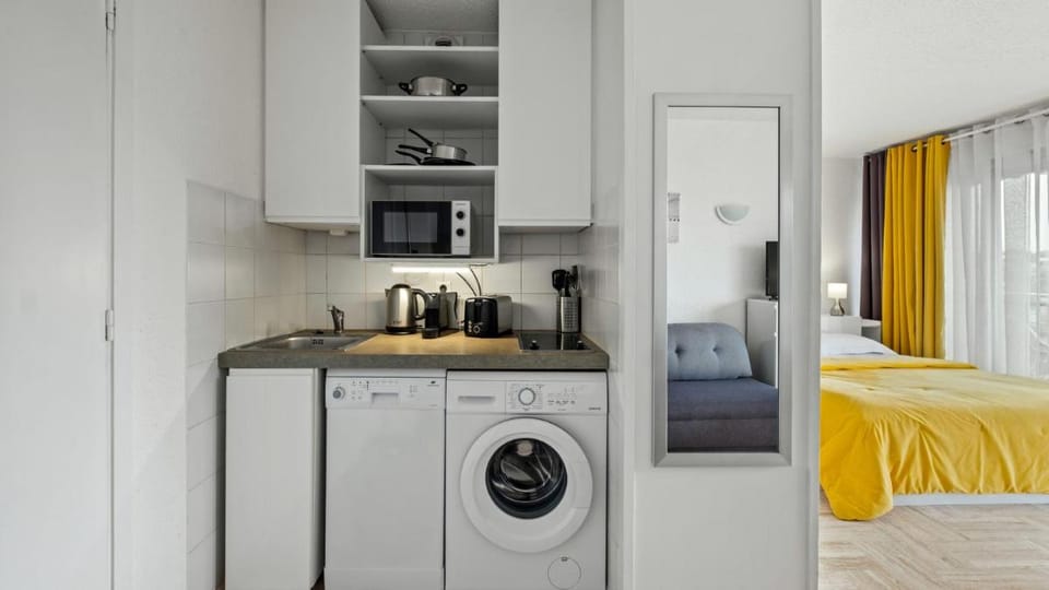 Cannes Marina Appart Hotel Mandelieu Apartment hotel in Mandelieu-La Napoule