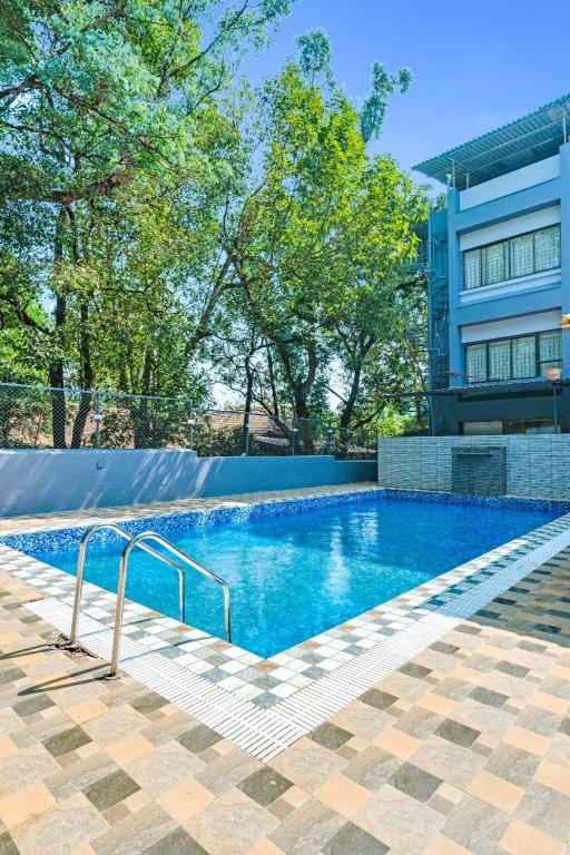 Emerald Retreat Hotel in Lonavla