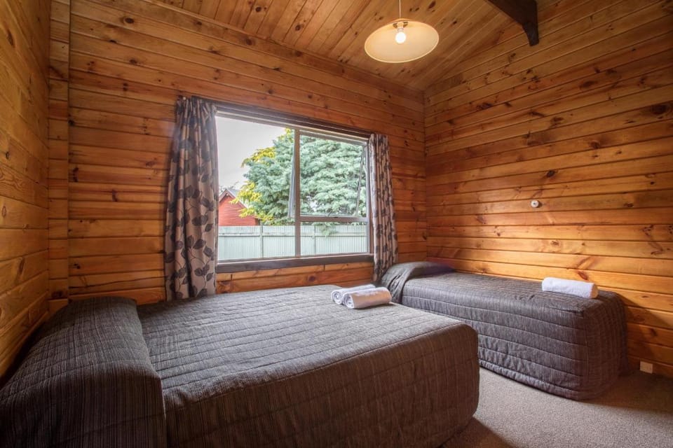 Te Anau Top 10 Holiday Park and Motels Campground/ 
RV Resort in Te Anau