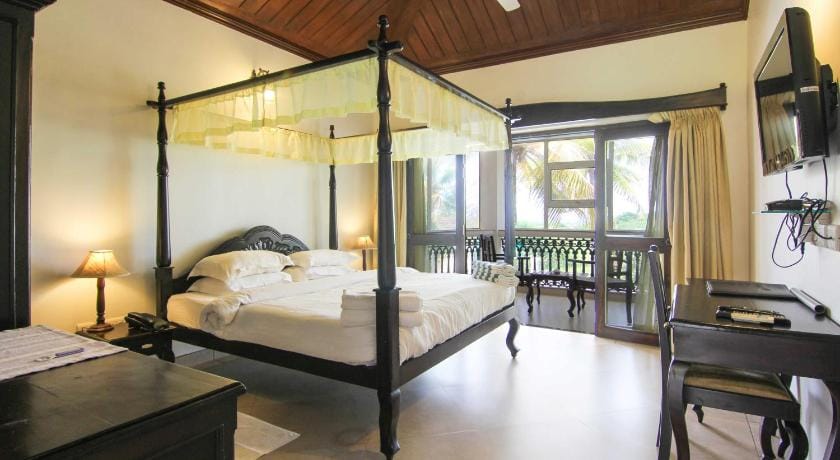 Resort Coqueiral Resort in Candolim