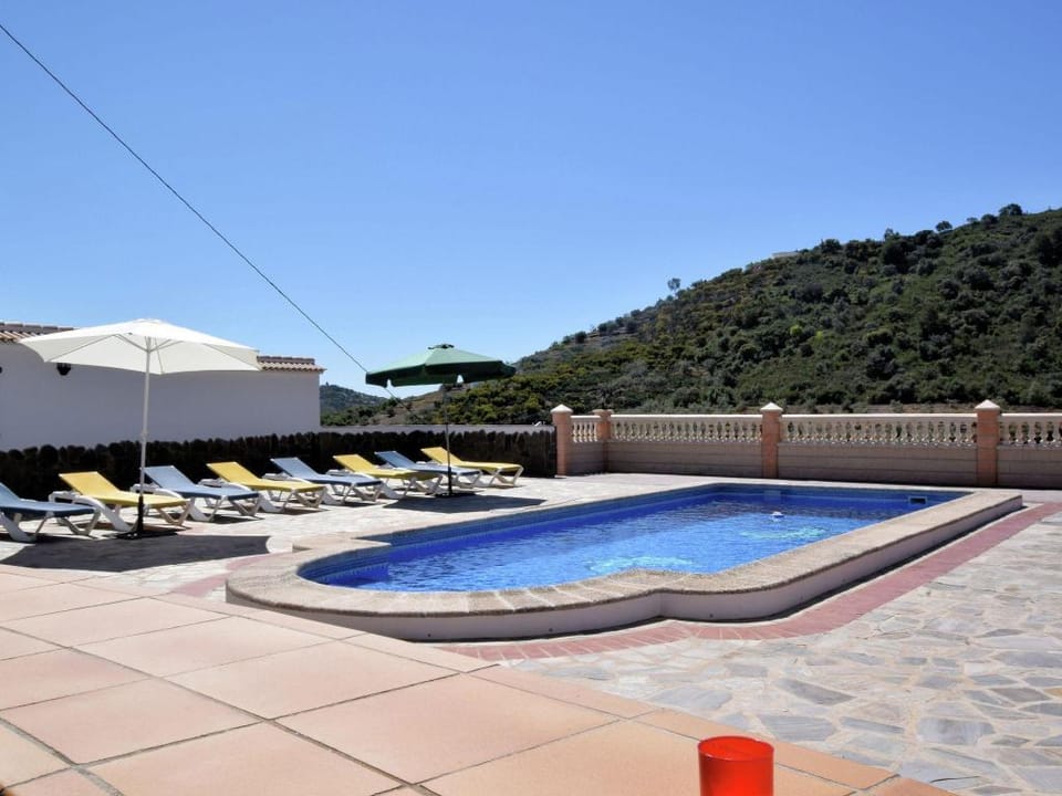 Family Villa with Garden Villa in Axarquía
