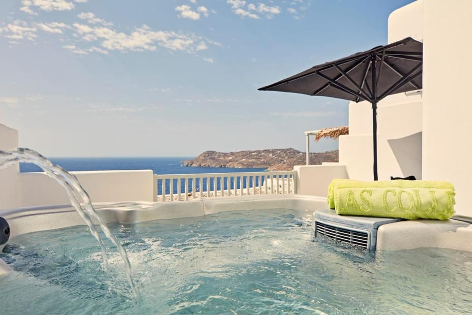 Myconian Villa Collection - Preferred Hotels & Resorts Resort in Mykonos, Mikonos 846 00, Greece