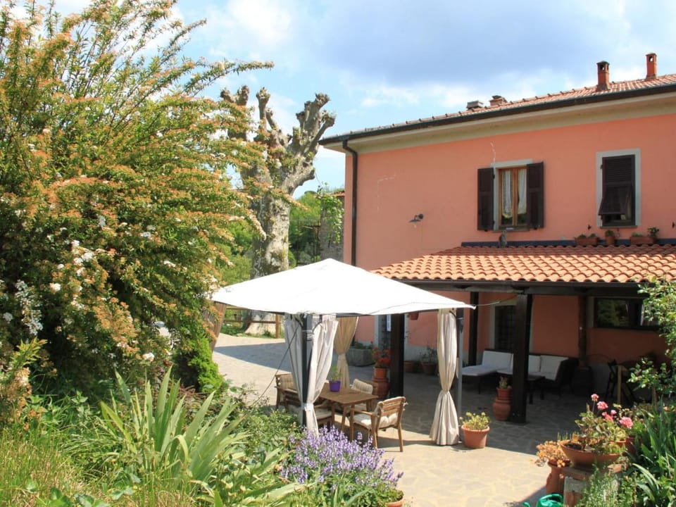 Holiday Home in Mulazzo near Tuscan Castles Vacation rental in Province of Massa and Carrara