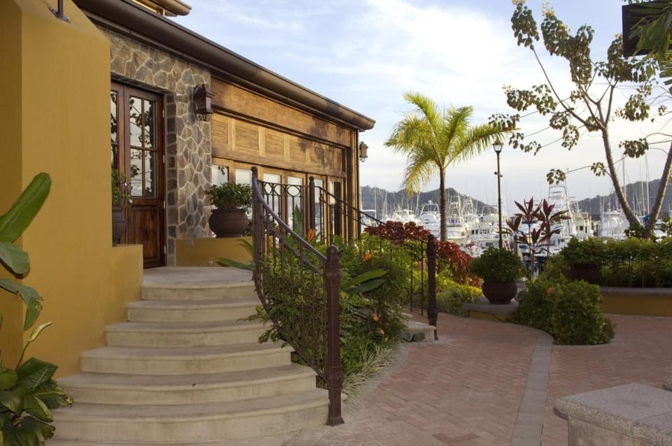 Stay In CR Los Sueños Condos Apartment in Herradura