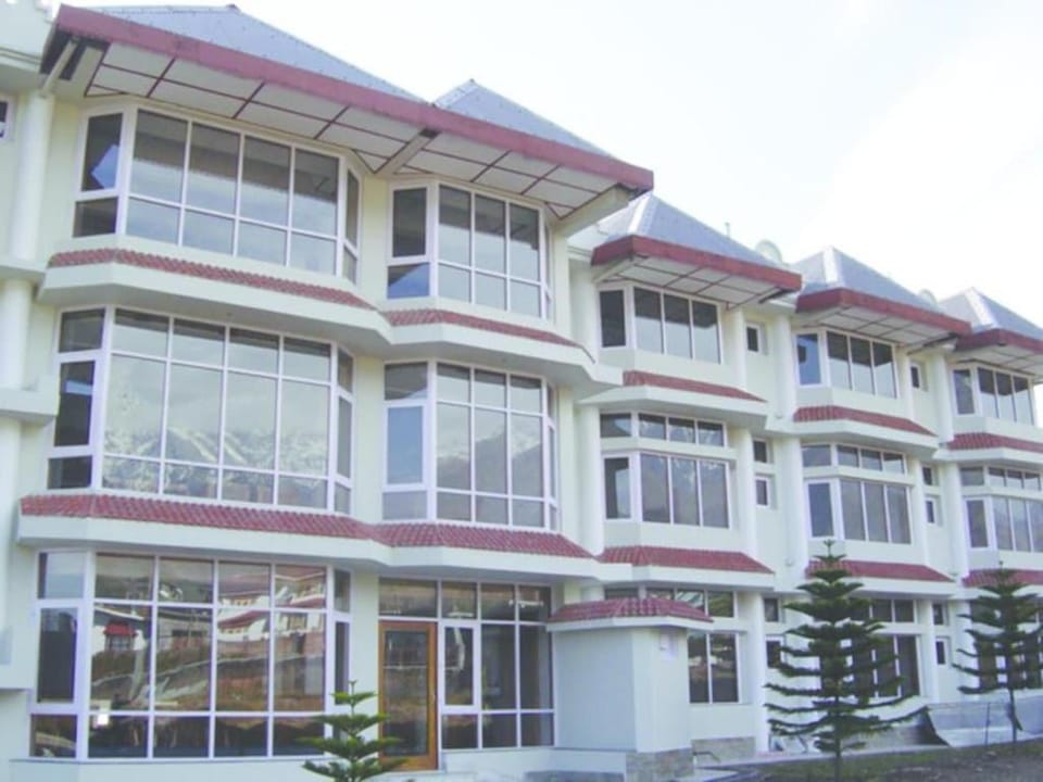 Club Mahindra Dharamshala Hotel in Punjab, India