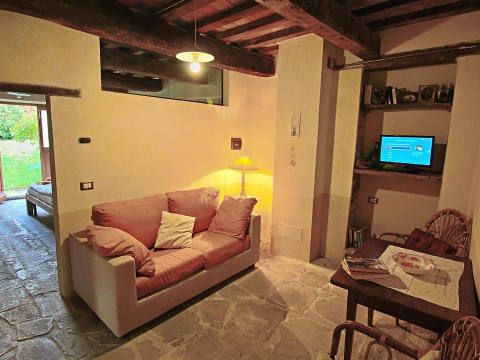Farmhouse in Apecchio with Pool and Terrace Vacation rental in Umbria
