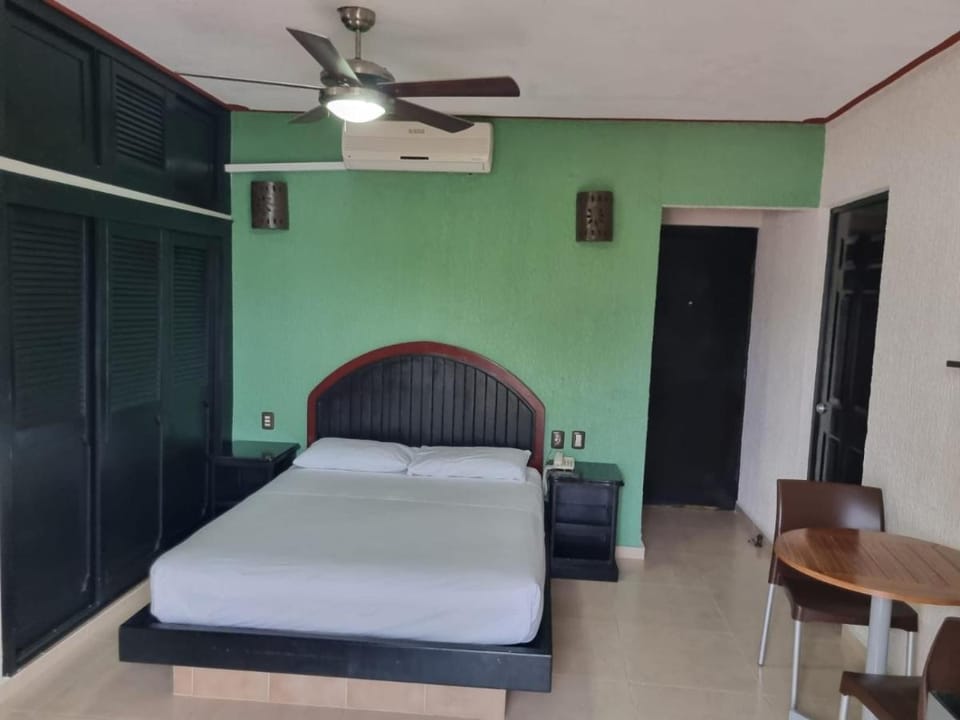 Suites Los Arcos Hotel in Isla Mujeres