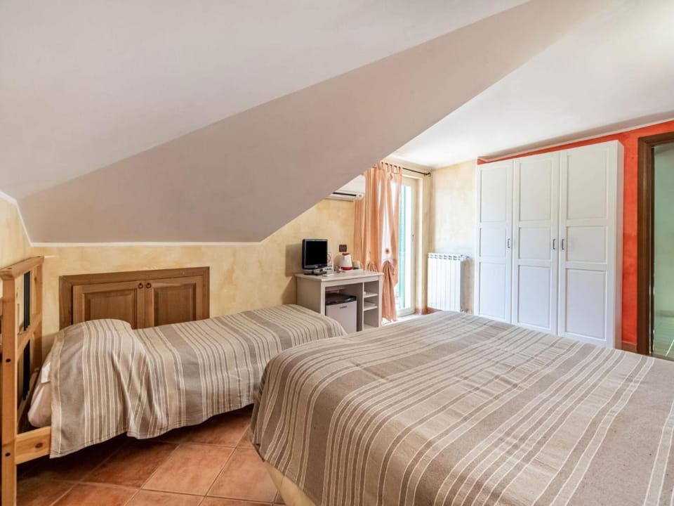 Villa in Monterotondo with Pool & Tiber Views Villa in Rome