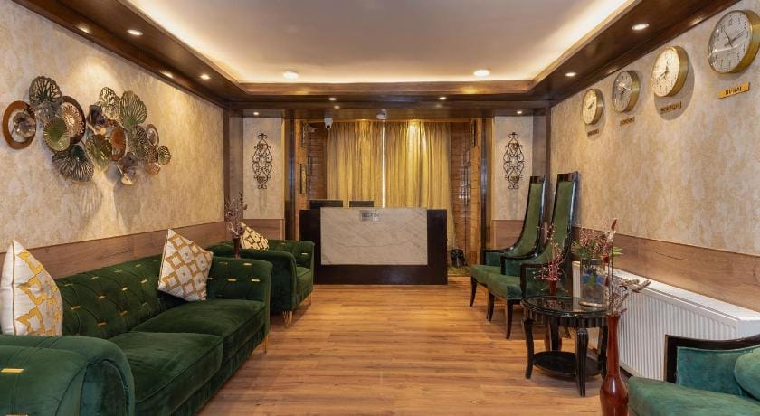 Hotel Pine Spring Gulmarg Hotel in India