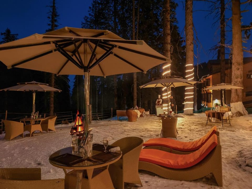 Hotel Pine Spring Gulmarg Hotel in India