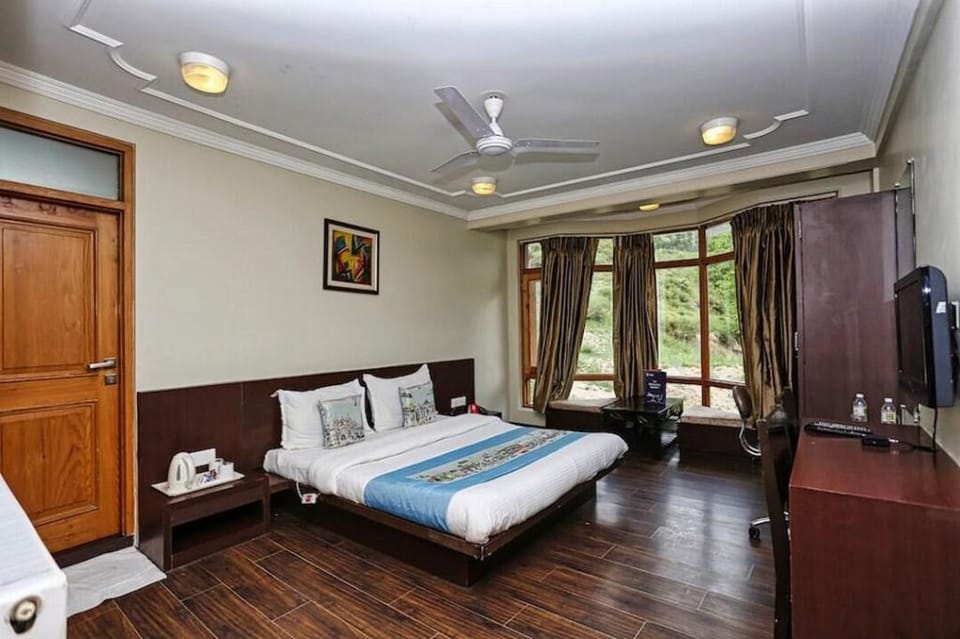 Hotel Pine Spring Pahalgam Hotel in Punjab