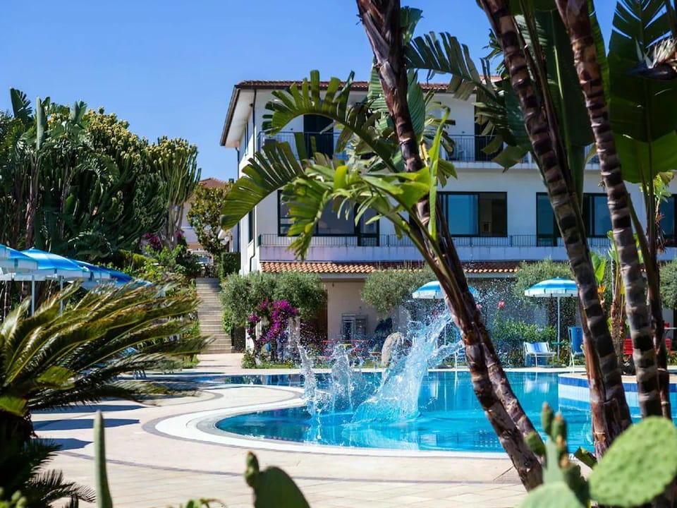 Belvilla by OYO Gattotrilo x 4 Vacation rental in Capo Vaticano
