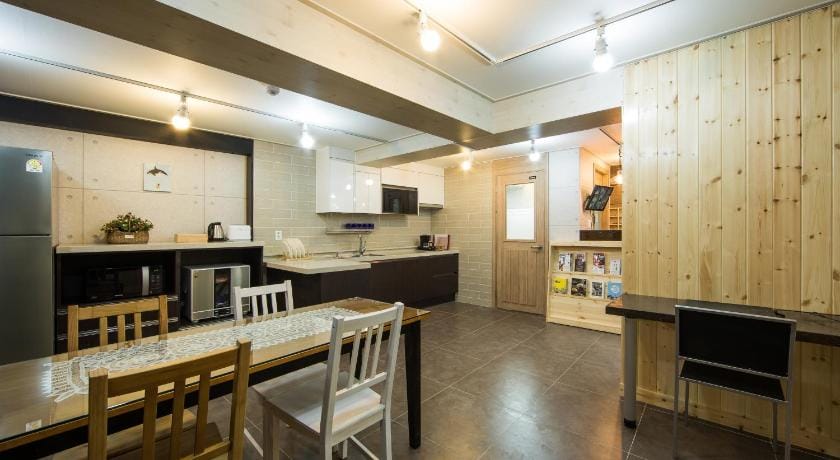 Guest House the Hill Myeongdong Bed and Breakfast in Seoul
