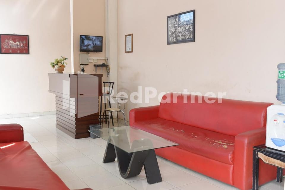 Al-Ghani Syariah Mitra RedDoorz Hotel in Padang