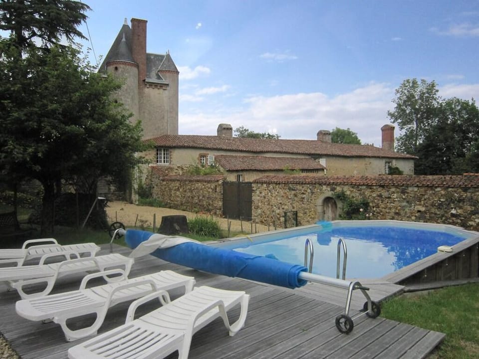 Nice home in Pays de la Loire w/  Vacation rental in Pays de la Loire