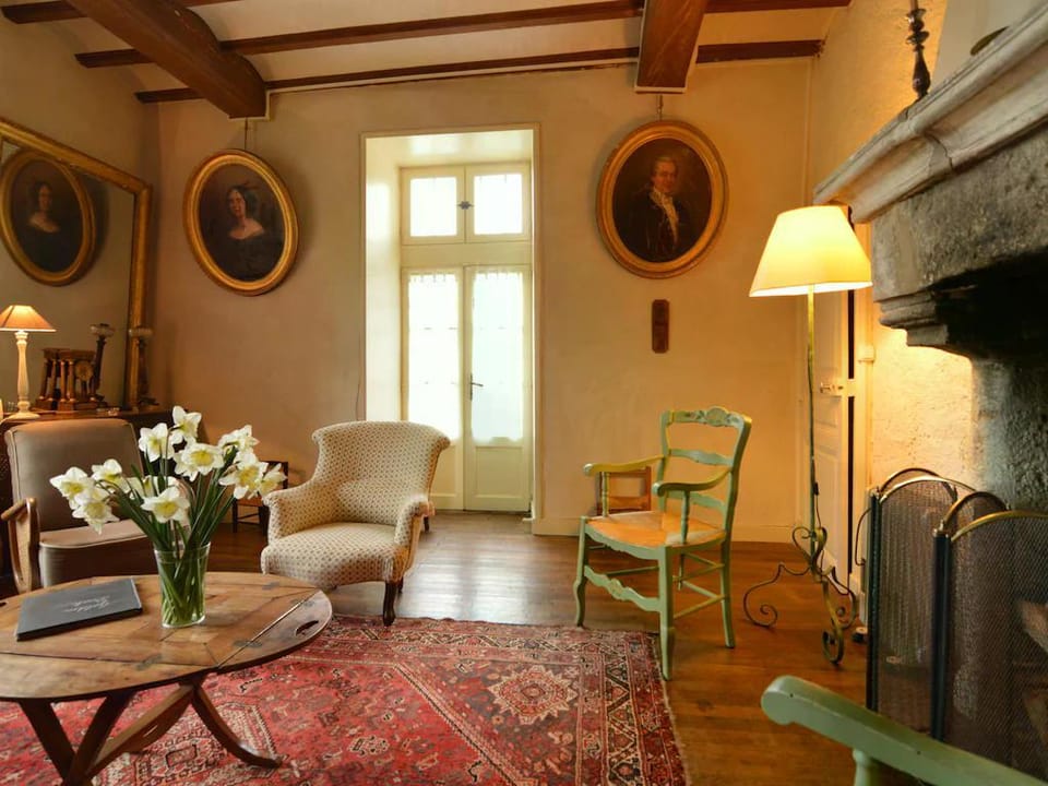 Nice home in Pays de la Loire w/  Vacation rental in Pays de la Loire