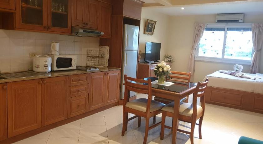 Chaiyapoon Inn Bed and Breakfast in Pattaya City