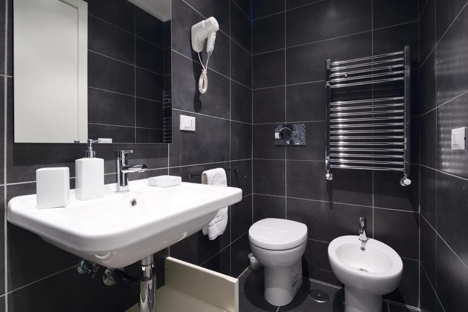 NearHome Smart Suites Guest House Bed and Breakfast in Rome