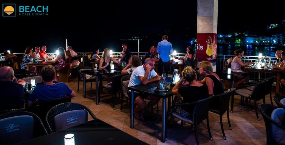 Beach Hotel Hotel in Split-Dalmatia County