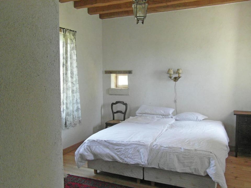 Castle in Le Veurdre near Forest and River Vacation rental in Centre-Val de Loire