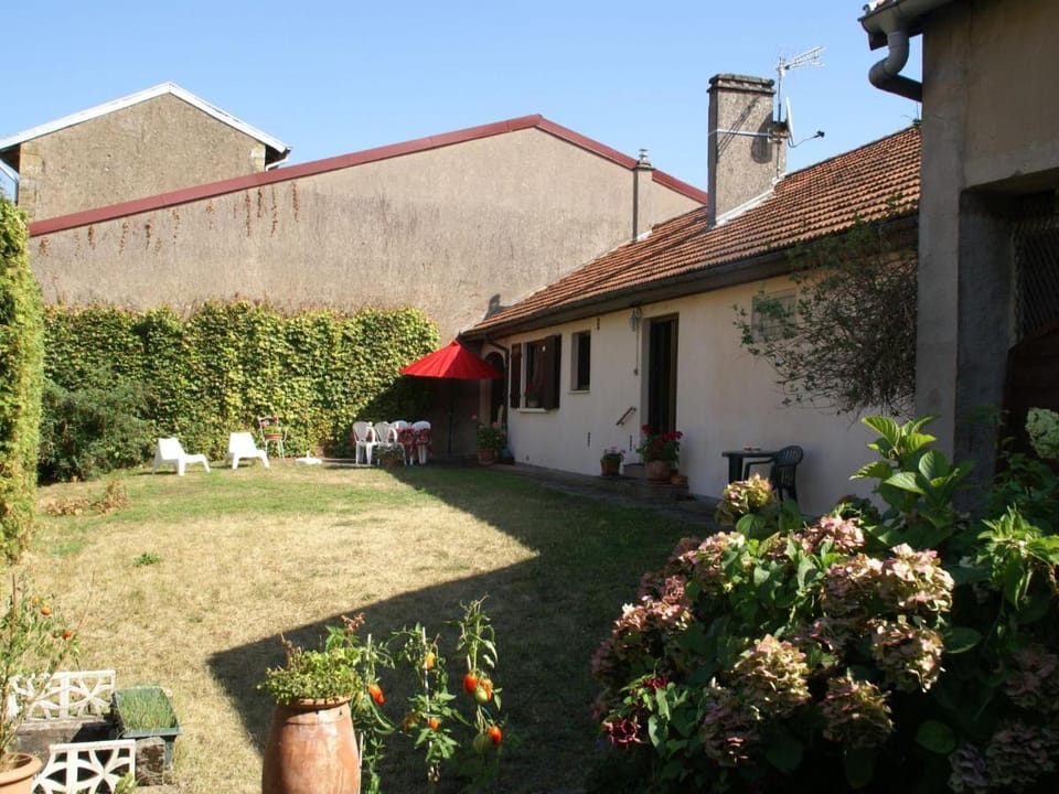 Holiday home in Vic-sur-Seille near the forest Vacation rental in Grand Est