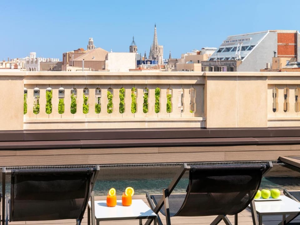 H10 Urquinaona Plaza Hotel in Barcelona