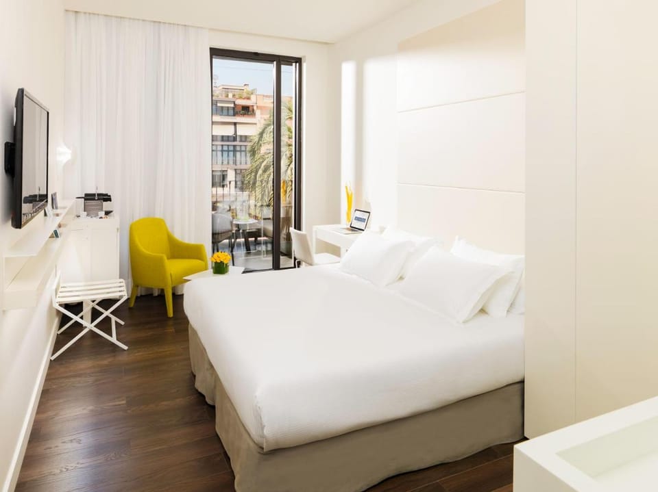 H10 Urquinaona Plaza Hotel in Barcelona