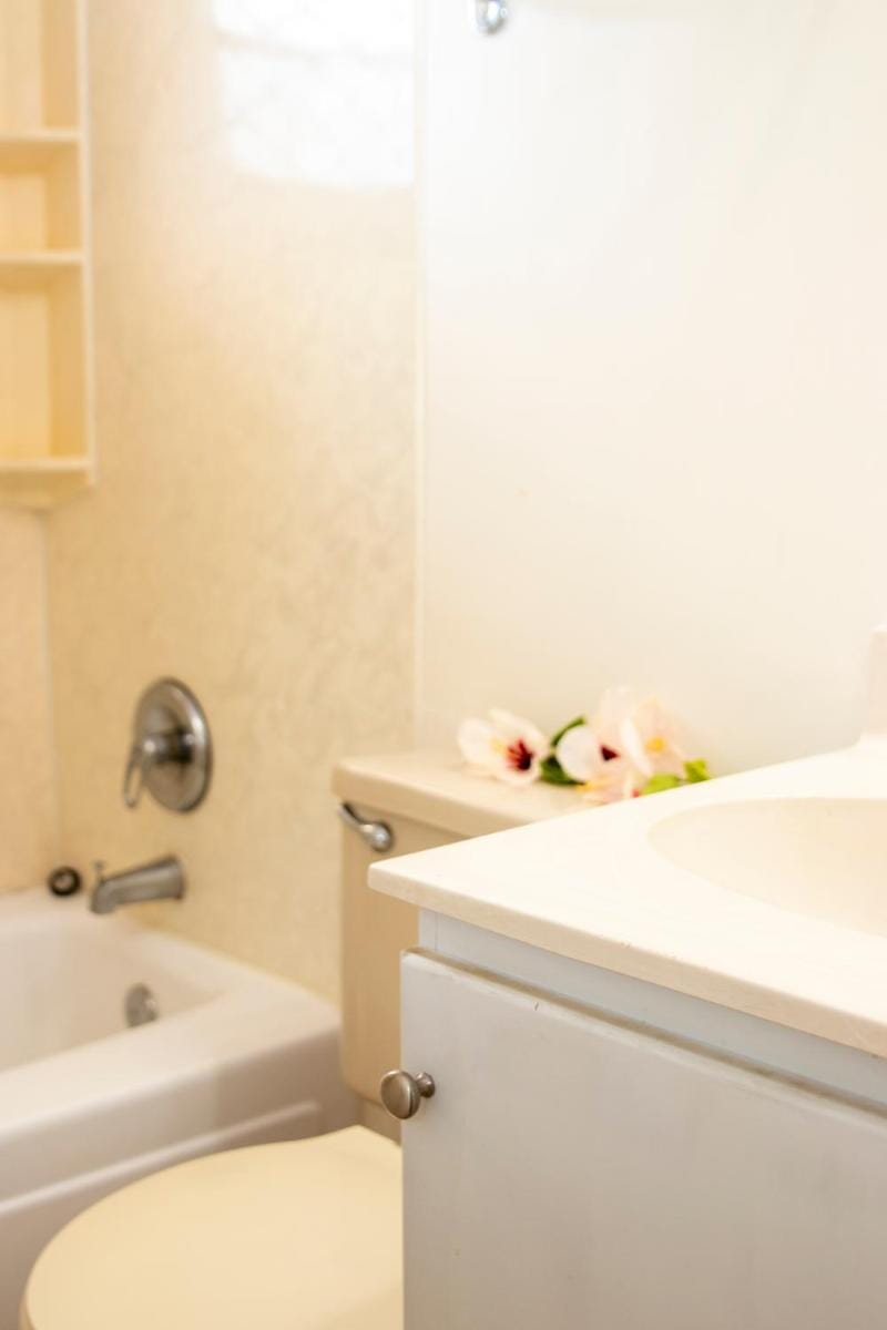 Orange Hill Beach Inn Inn in Nassau