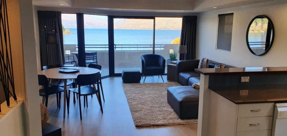 Lakefront Apartments,18 LAKE ESPLANADE ROAD Apartment hotel in Queenstown